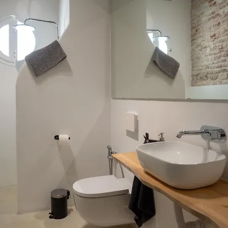 Bhost - Canas Cordova